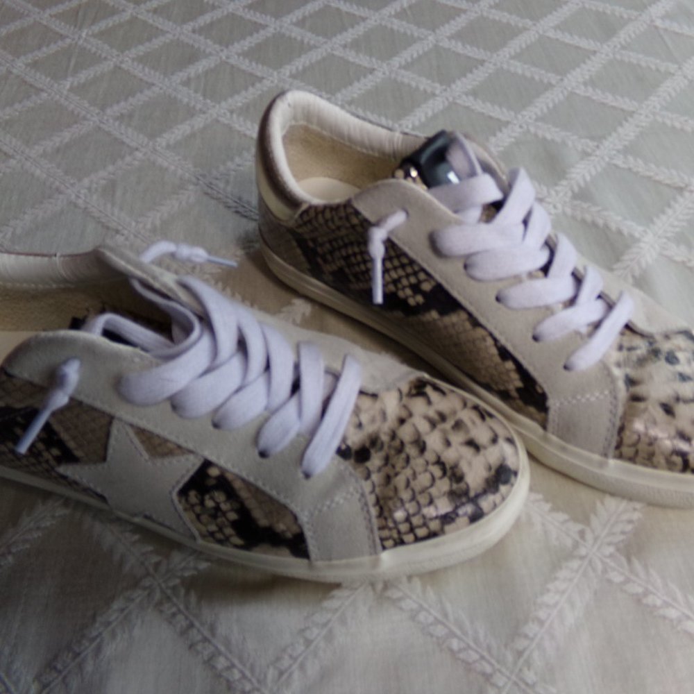 Steve Madden Sneakers Size 7.5